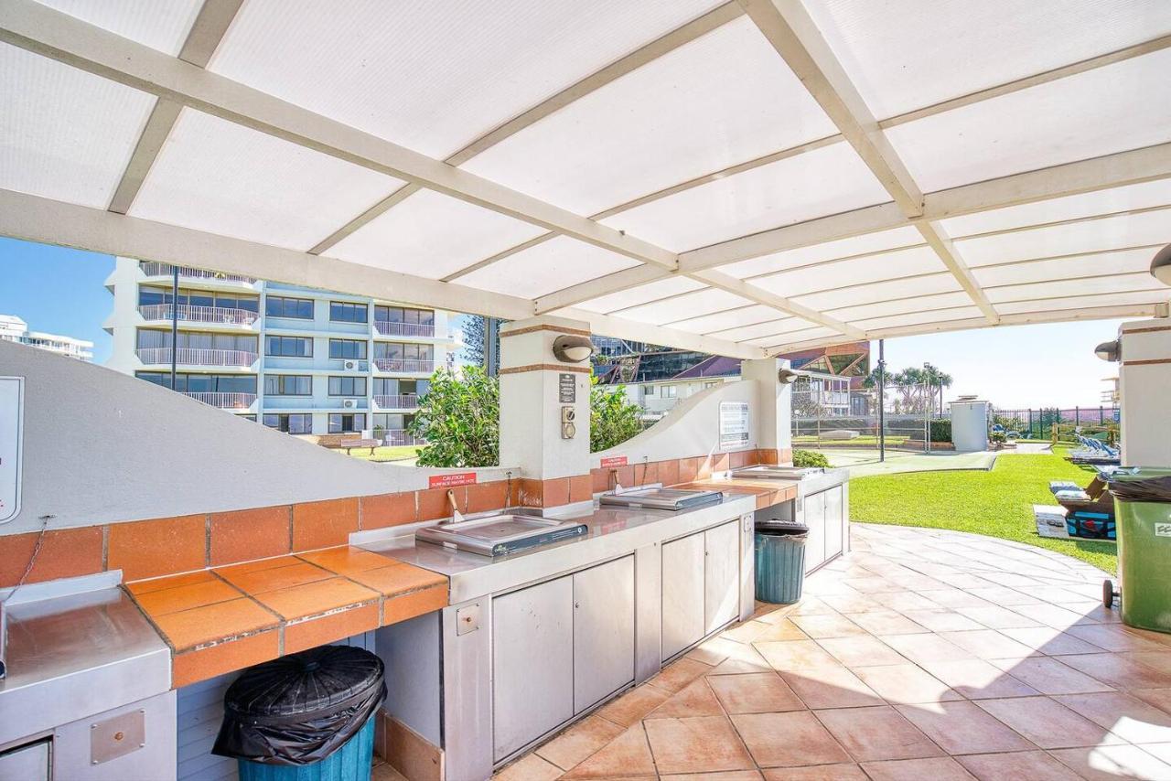 Beachfront Resort-style In Surfers Paradise Gold Coast
