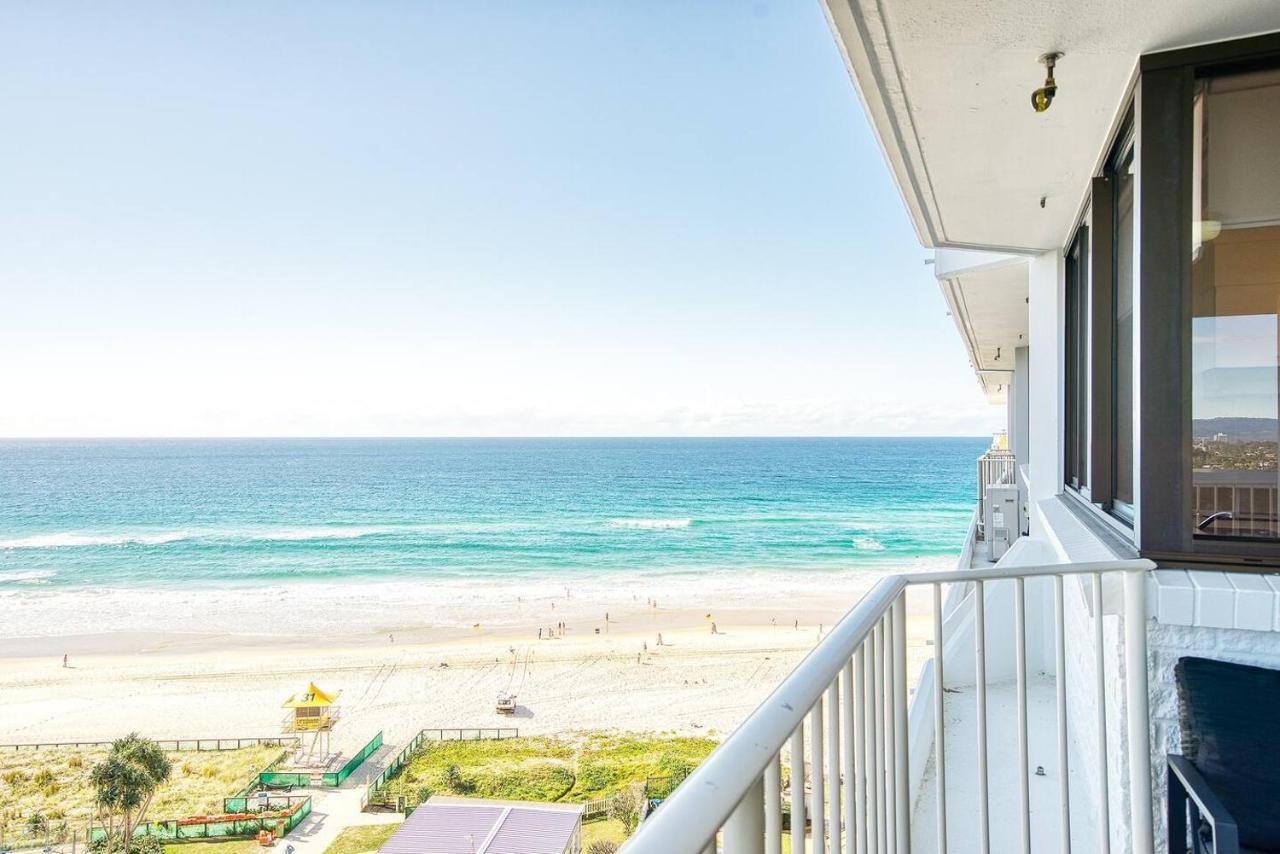 Beachfront Resort-style In Surfers Paradise
