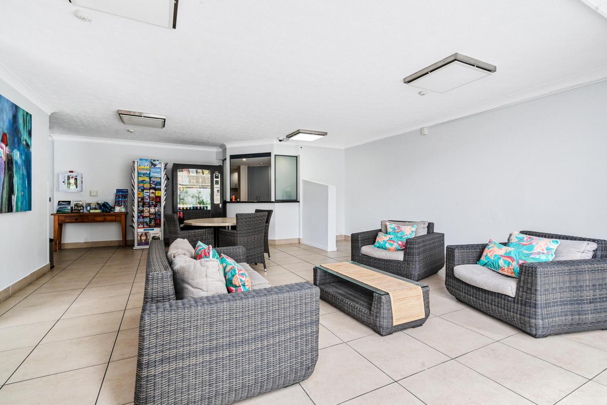Beachfront Resort-style In Surfers Paradise Gold Coast