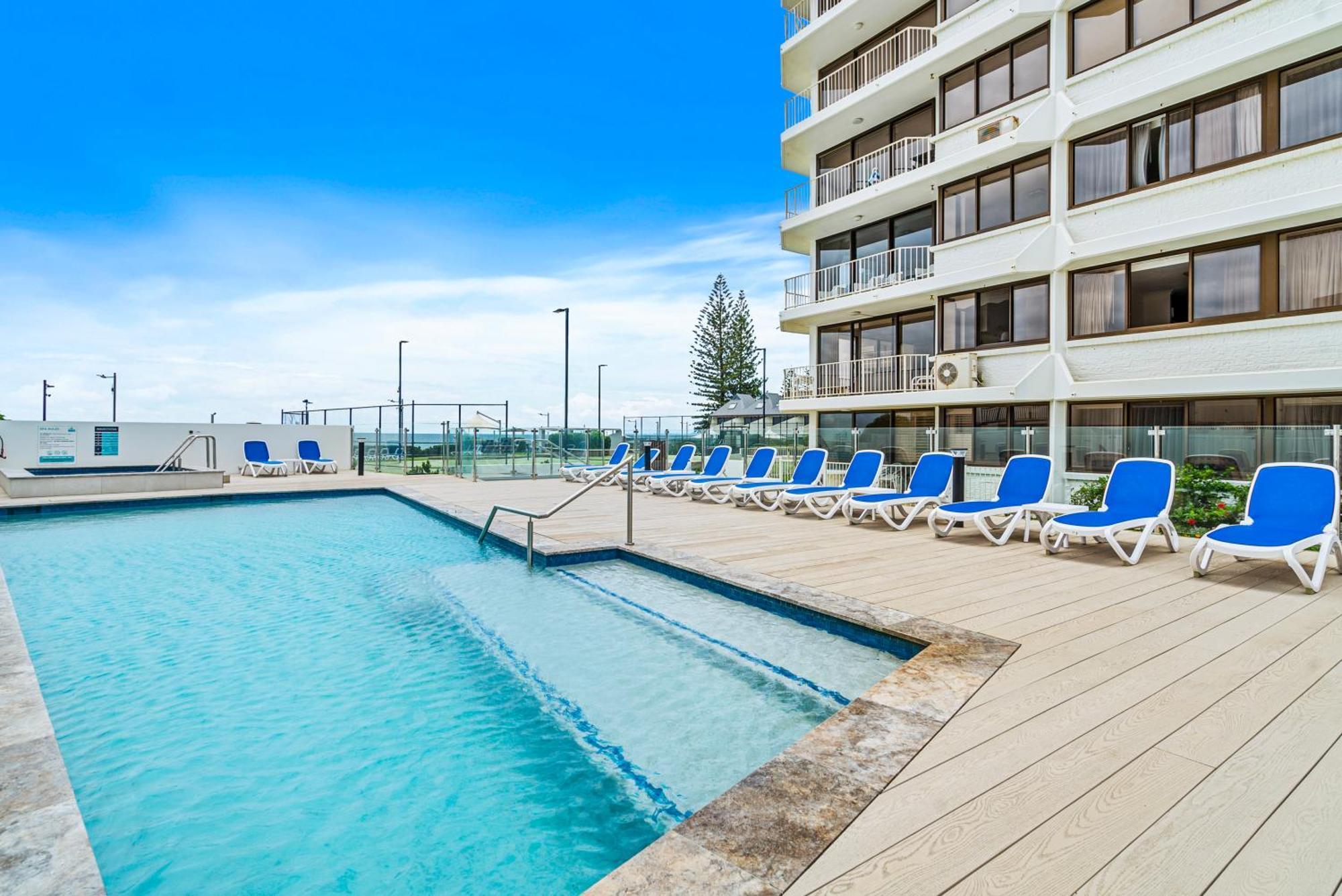 Beachfront Resort-style In Surfers Paradise Gold Coast