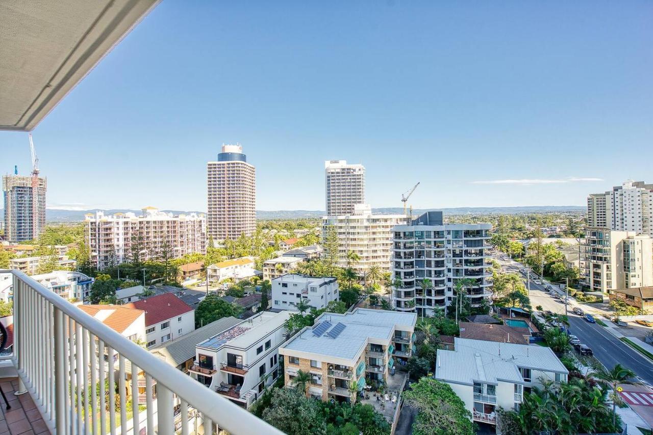 Apartment Beachfront Resort-style In Surfers Paradise *